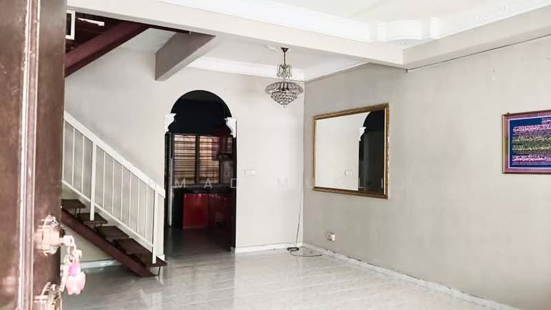 Rumah Teres 2 Tingkat untuk Dijual di Bandar Tasik Puteri (Rawang) - Ahmad Muslim - Living Room - PropertyGuru.com.my