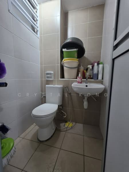 Service Residence for Sale at Sky Gardens Residences - Crystal Kong - Bathroom - PropertyGuru.com.my