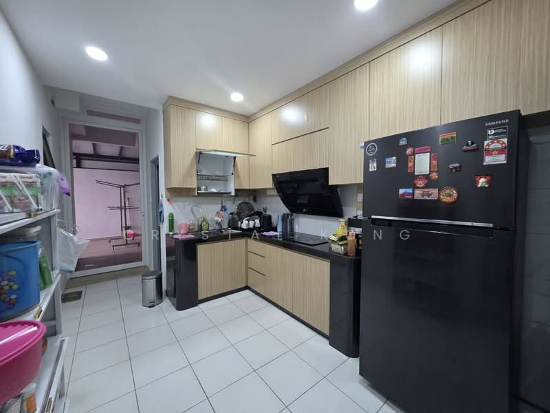 Service Residence for Sale at Sky Gardens Residences - Crystal Kong - Kitchen - PropertyGuru.com.my