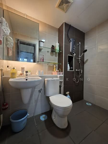 Service Residence for Sale at Sky Gardens Residences - Crystal Kong - Bathroom - PropertyGuru.com.my