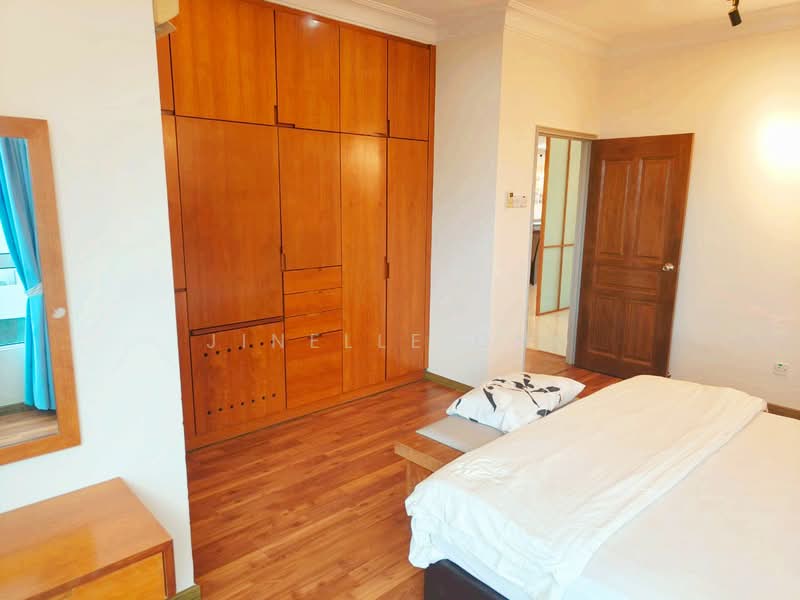 Kondominium untuk Disewa di Gurney Beach Resort - Jinelle Ong - Bedroom - PropertyGuru.com.my