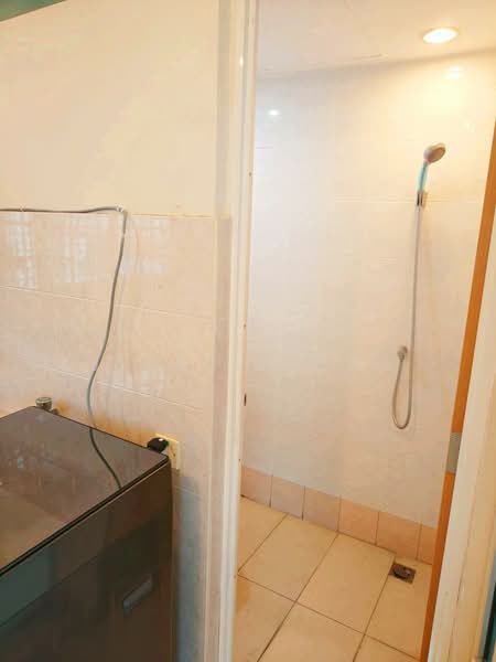 Kondominium untuk Disewa di Gurney Beach Resort - Jinelle Ong - Bathroom - PropertyGuru.com.my