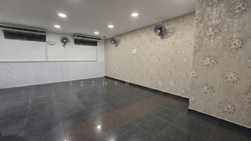 Shop for Rent in Bandar Puteri Puchong (Puchong) - Esther Tan - Interior - PropertyGuru.com.my