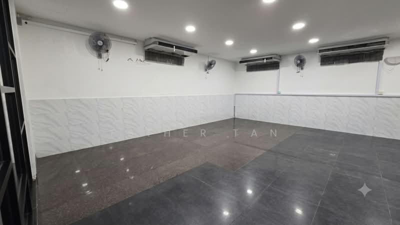 Shop for Rent in Bandar Puteri Puchong (Puchong) - Esther Tan - Interior - PropertyGuru.com.my