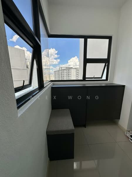 Kondominium untuk Dijual di Senzvilles (Senzo Residence) - Alex Wong - Balcony - PropertyGuru.com.my