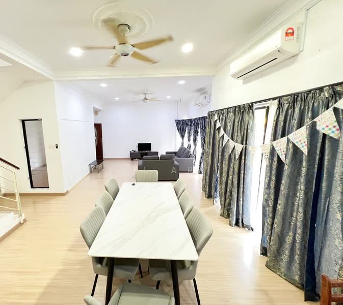 Rumah Teres untuk Dijual di Shah Alam (Selangor) - Zul Arif - Living Room - PropertyGuru.com.my