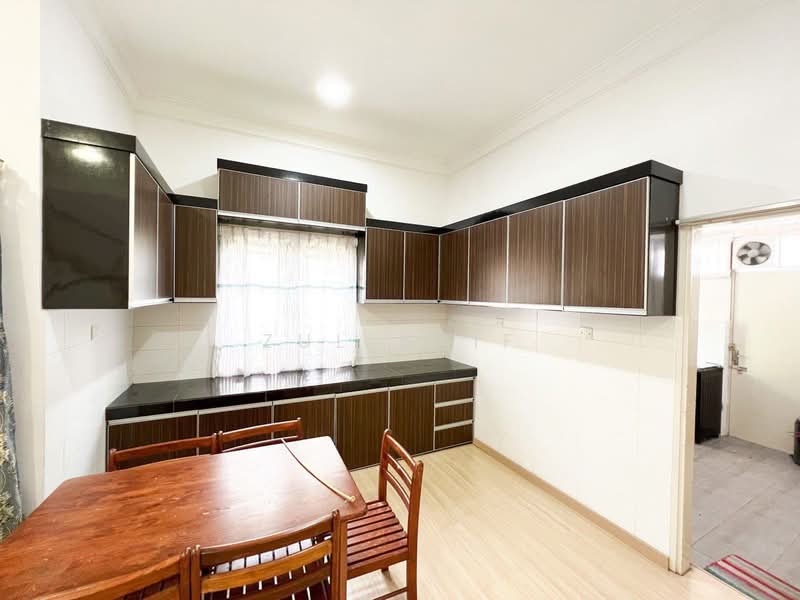 Rumah Teres untuk Dijual di Shah Alam (Selangor) - Zul Arif - Kitchen - PropertyGuru.com.my