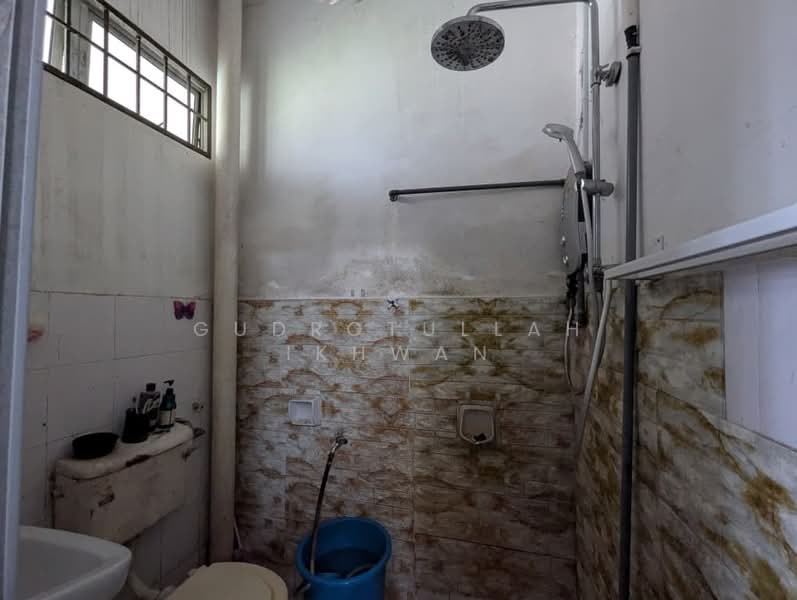 Semi-Detached House for Sale in Dengkil (Selangor) - Gudrotullah Ikhwan - Bathroom - PropertyGuru.com.my
