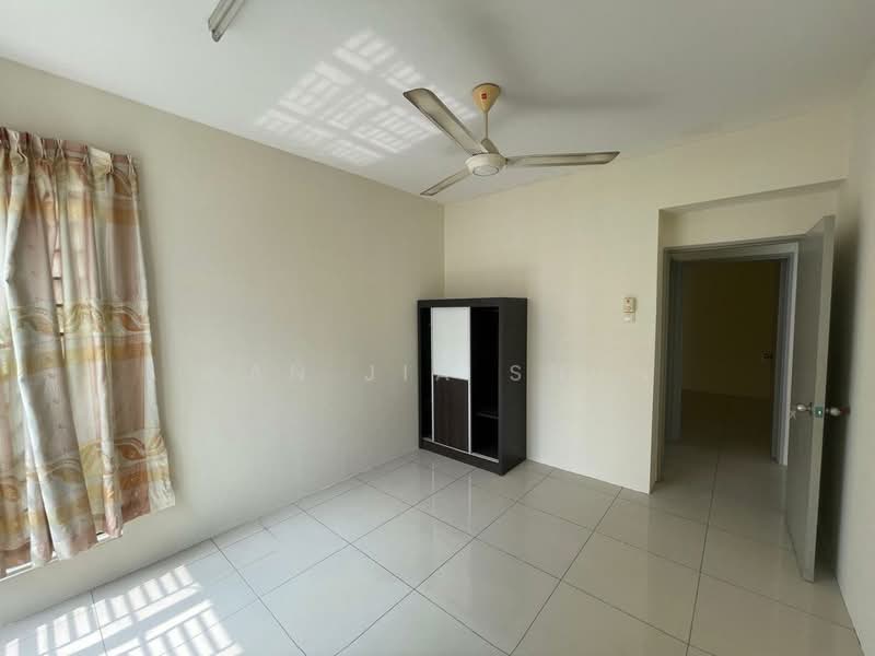 Condominium for Rent at Platinum Lake PV 20 - Wan Jia Shun - Bedroom - PropertyGuru.com.my