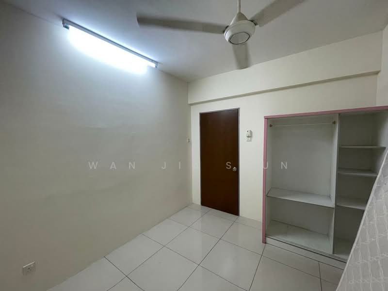 Condominium for Rent at Platinum Lake PV 20 - Wan Jia Shun - Bedroom - PropertyGuru.com.my
