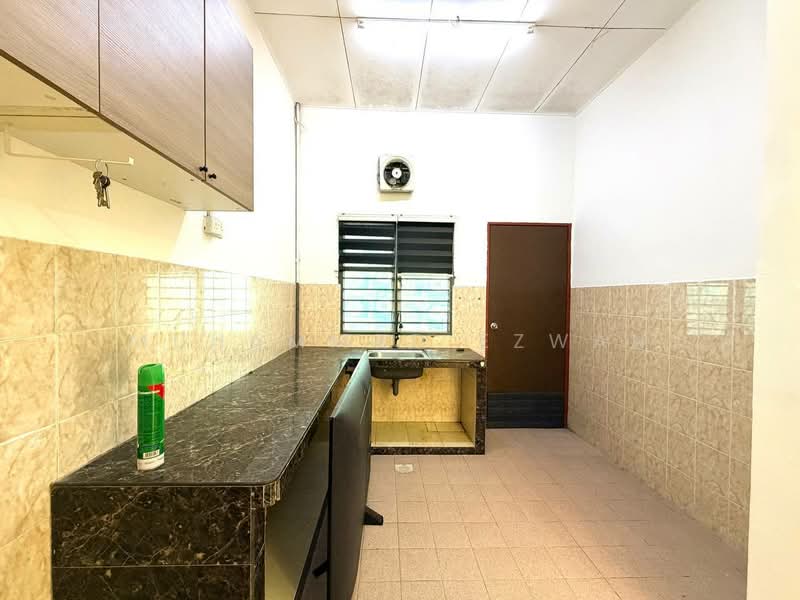 Terraced House for Sale in Klang (Selangor) - Muhammad Ezwan - Kitchen - PropertyGuru.com.my