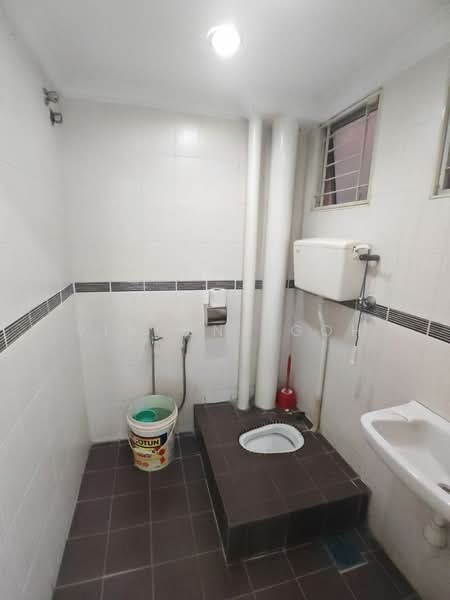 Office for Sale in Klang (Selangor) - Vincent Goh - Bathroom - PropertyGuru.com.my