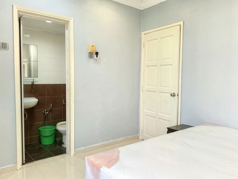 Apartment for Rent at Subang Perdana Goodyear Court 10 - Lilian Bern - bedroom - PropertyGuru.com.my