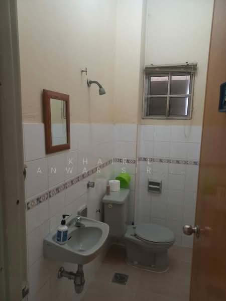 Rumah Teres untuk Dijual di Bukit Rahman Putra (Sungai Buloh) - Khairil Anwar Sirajudin - Bathroom - PropertyGuru.com.my