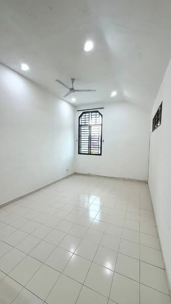 1.5-storey Terraced House for Sale in Taman Pelangi Indah (Ulu Tiram) - Wallace Ang - PropertyGuru.com.my