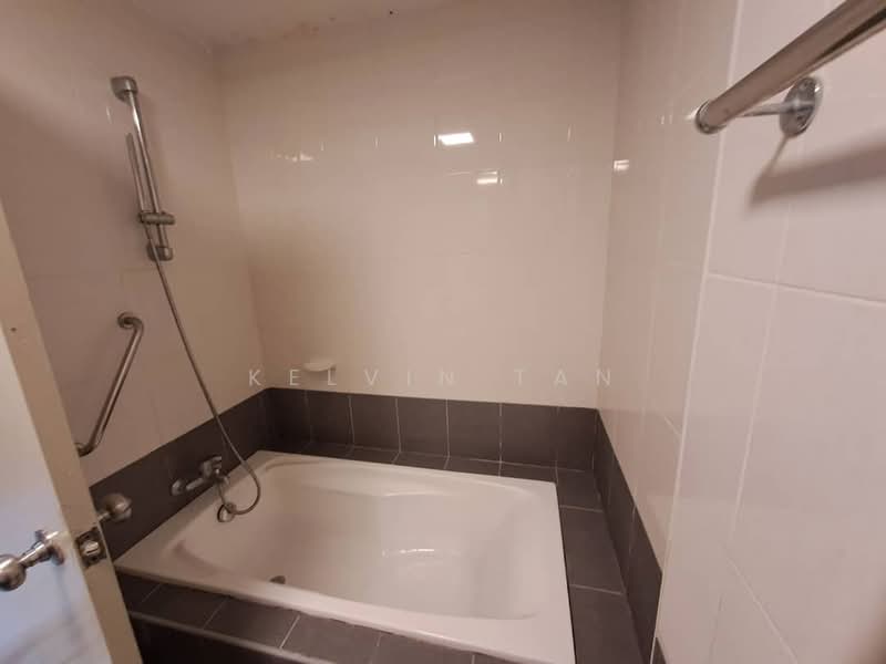 Kediaman Servis untuk Disewa di Birch Regency @ Penang Times Square - Kelvin Tan - Bathroom - PropertyGuru.com.my