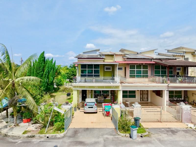 2-storey Terraced House for Sale in Bandar Warisan Puteri (Seremban) - Hassan Basri Suhaimi - Exterior - PropertyGuru.com.my
