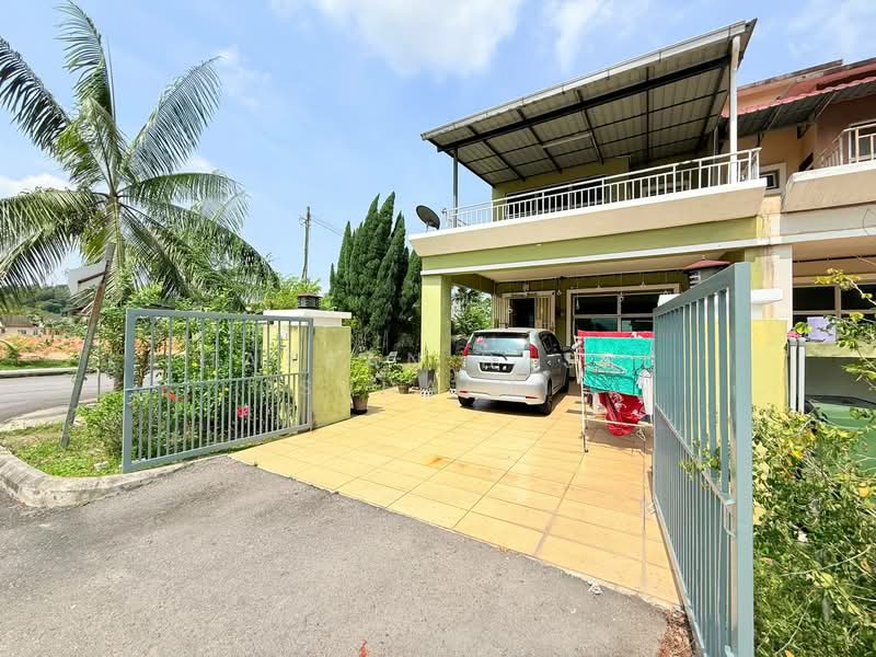 2-storey Terraced House for Sale in Bandar Warisan Puteri (Seremban) - Hassan Basri Suhaimi - Exterior - PropertyGuru.com.my