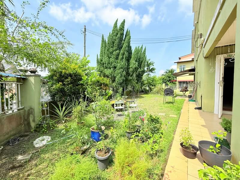 2-storey Terraced House for Sale in Bandar Warisan Puteri (Ampangan) - Hassan Basri Suhaimi - Exterior - PropertyGuru.com.my