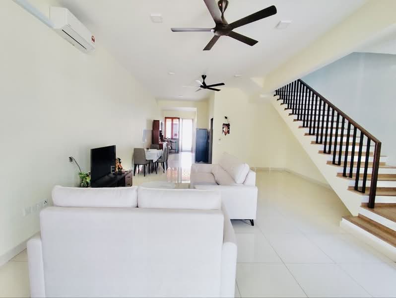 Terraced House for Rent in Elmina (Shah Alam) - Erin Yusof - Living Room - PropertyGuru.com.my