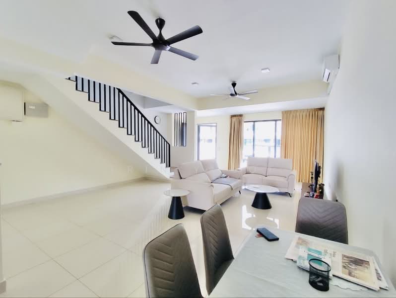 Terraced House for Rent in Elmina (Shah Alam) - Erin Yusof - Living Room - PropertyGuru.com.my