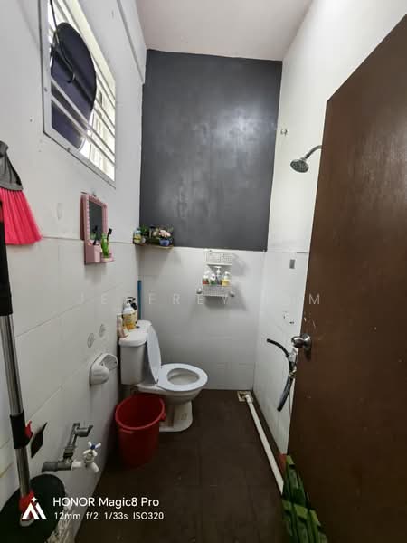 Rumah Teres 2 Tingkat untuk Dijual di Taman Scientex Senai (Senai) - Jeffrey Lim - Bathroom - PropertyGuru.com.my