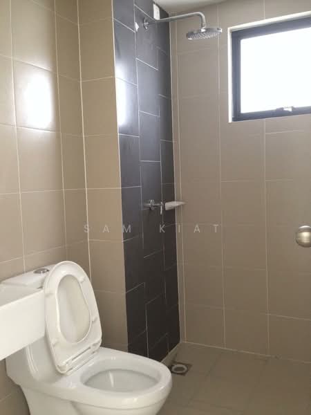 Kondominium untuk Disewa di Kristal View - SAM KIAT - Bathroom - PropertyGuru.com.my
