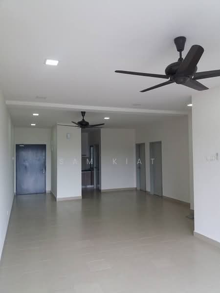 Kondominium untuk Disewa di Kristal View - SAM KIAT - Living Room - PropertyGuru.com.my