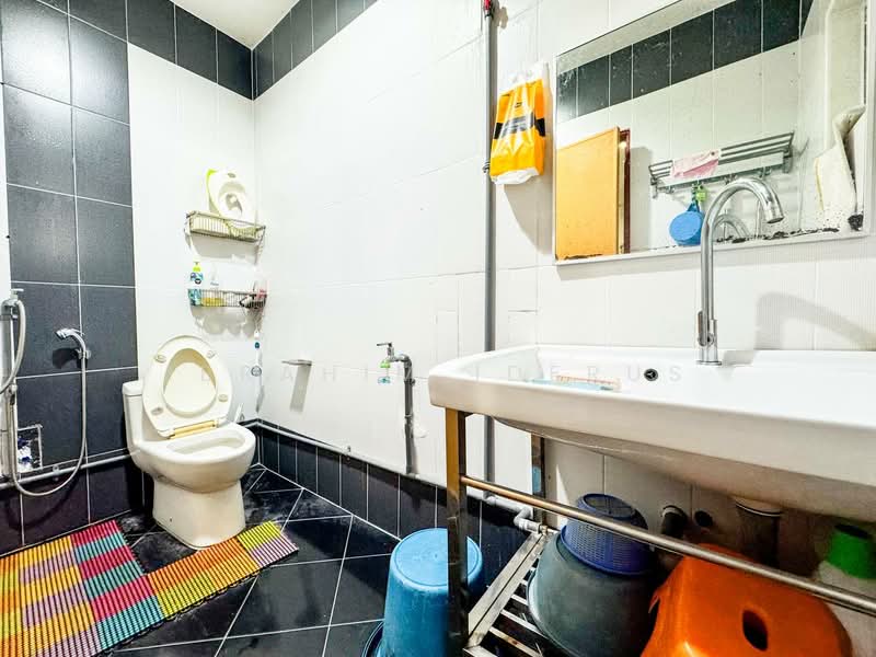 Bungalow for Sale in Sungai Buloh (Selangor) - Ibrahim Iderus - Bathroom - PropertyGuru.com.my