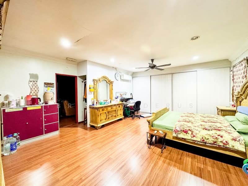 Bungalow for Sale in Sungai Buloh (Selangor) - Ibrahim Iderus - Bedroom - PropertyGuru.com.my