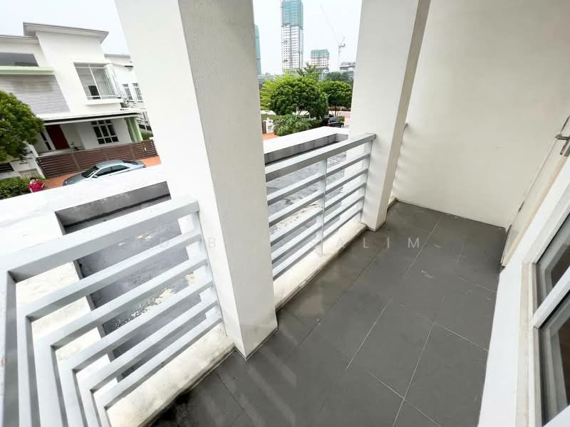 Rumah Banglo untuk Dijual di Setia Alam (Selangor) - Adibah Salim - Balcony - PropertyGuru.com.my