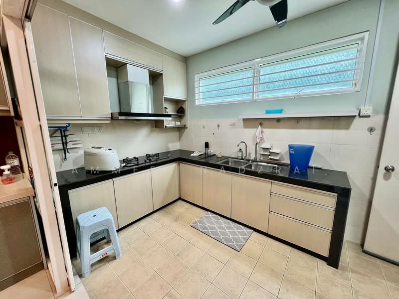 Rumah Teres 2.5 Tingkat untuk Dijual di Taman Nadayu 92 (Kajang) - Ammeer Nadzrai - Kitchen - PropertyGuru.com.my