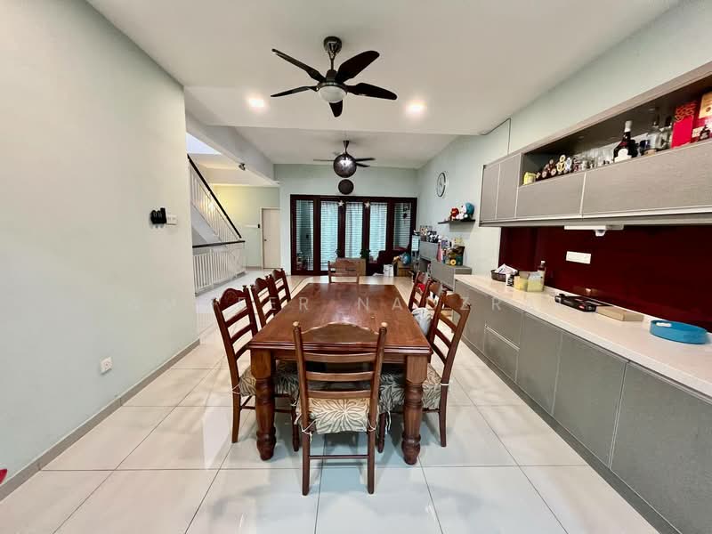 Rumah Teres 2.5 Tingkat untuk Dijual di Taman Nadayu 92 (Kajang) - Ammeer Nadzrai - Dining Room - PropertyGuru.com.my