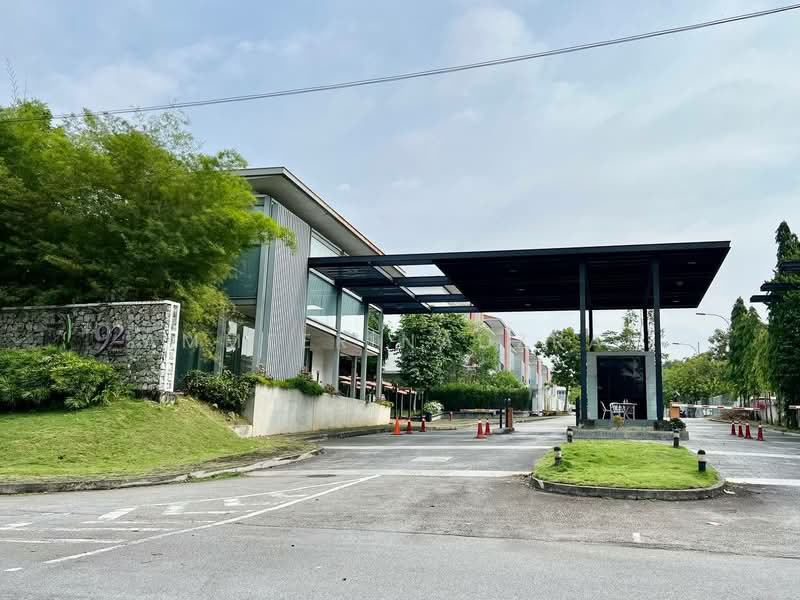 Rumah Teres 2.5 Tingkat untuk Dijual di Taman Nadayu 92 (Kajang) - Ammeer Nadzrai - Exterior - PropertyGuru.com.my