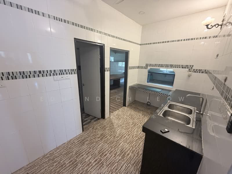 Semi-Detached House for Sale in Taman Selayang Mutiara (Selayang) - Edmund CH Leow - Kitchen - PropertyGuru.com.my