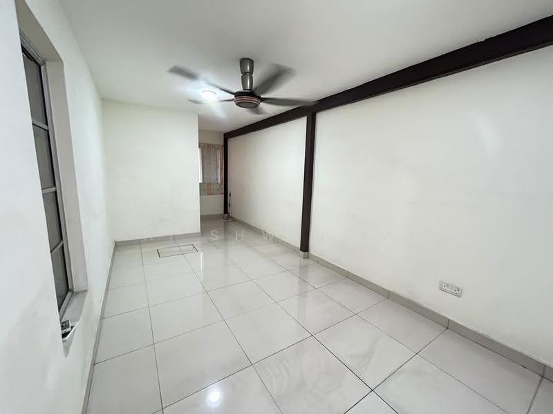 2-storey Terraced House for Sale in Kota Kemuning (Shah Alam) - Kai Shwen Lai - Living Room - PropertyGuru.com.my