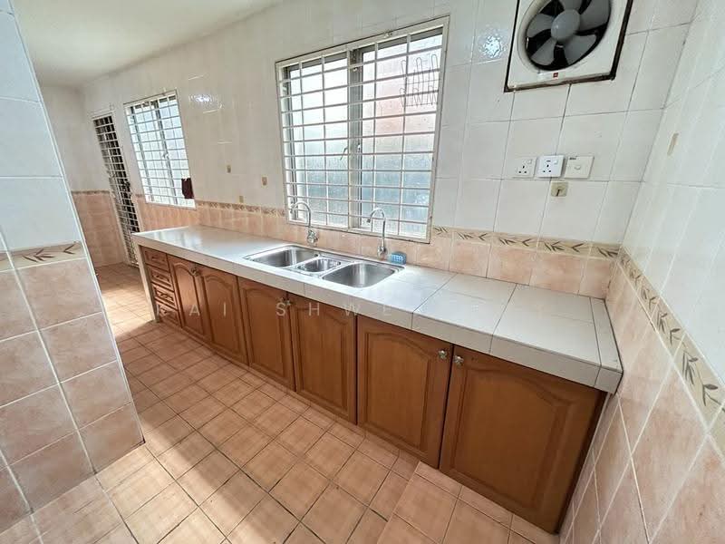 2-storey Terraced House for Sale in Kota Kemuning (Shah Alam) - Kai Shwen Lai - Kitchen - PropertyGuru.com.my