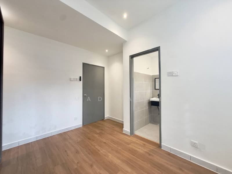 Rumah Teres 2 Tingkat untuk Dijual di Taman Villa Heights (Kajang) - Ahmad Fadlee - PropertyGuru.com.my