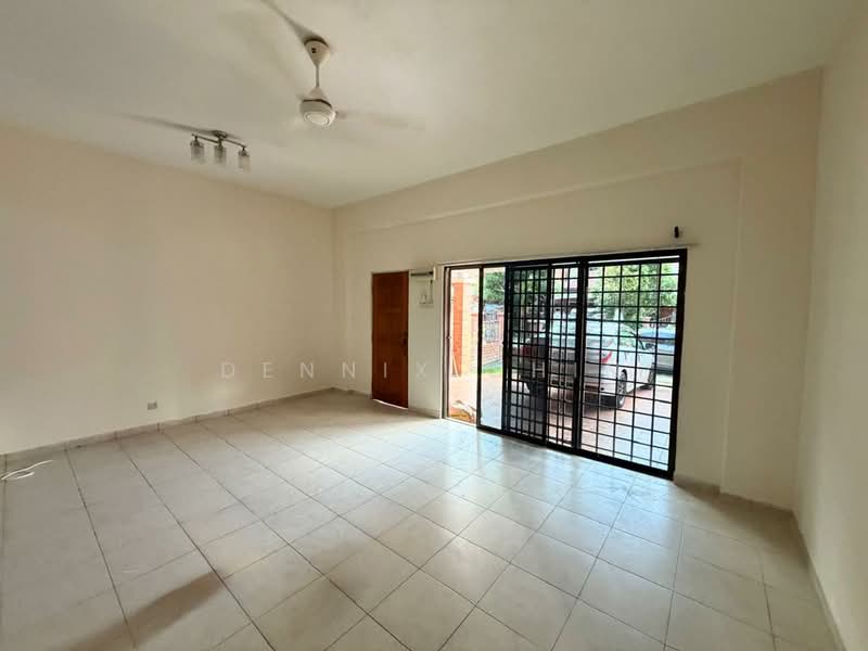 Rumah Teres 2 Tingkat untuk Disewa di Sungai Long (Bandar Sungai Long) - Dennix Chin - Living Room - PropertyGuru.com.my