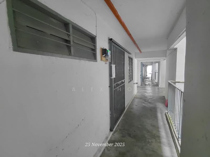 Pangsapuri untuk Dijual di Saujana Heights Apartments - Alex Ho - Corridor - PropertyGuru.com.my