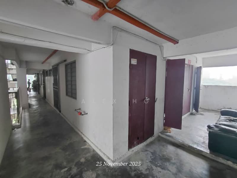 Pangsapuri untuk Dijual di Saujana Heights Apartments - Alex Ho - Corridor - PropertyGuru.com.my