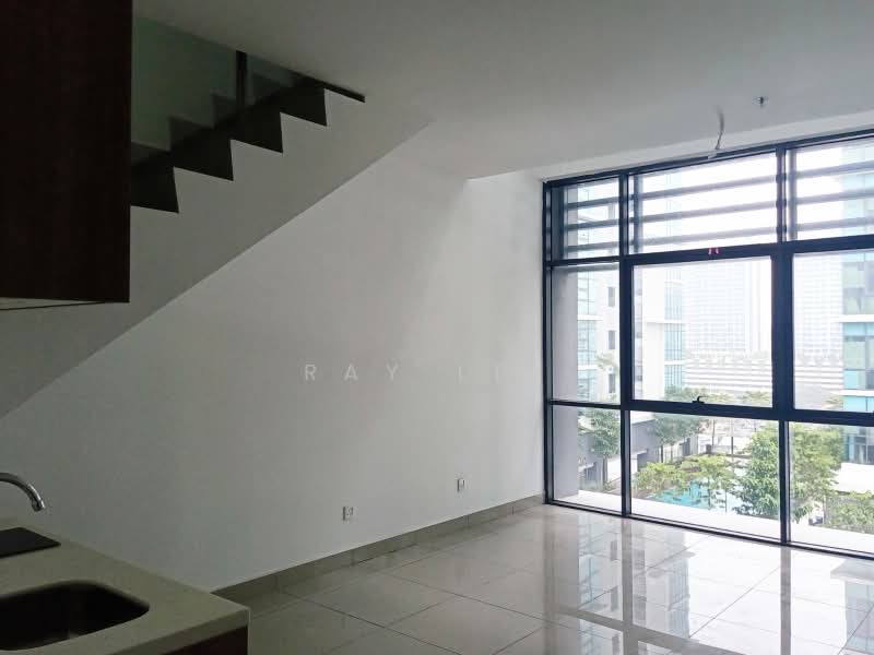 Kediaman Servis untuk Dijual di Pacific Star (Service Residence) - Ray Lee - Living Room - PropertyGuru.com.my