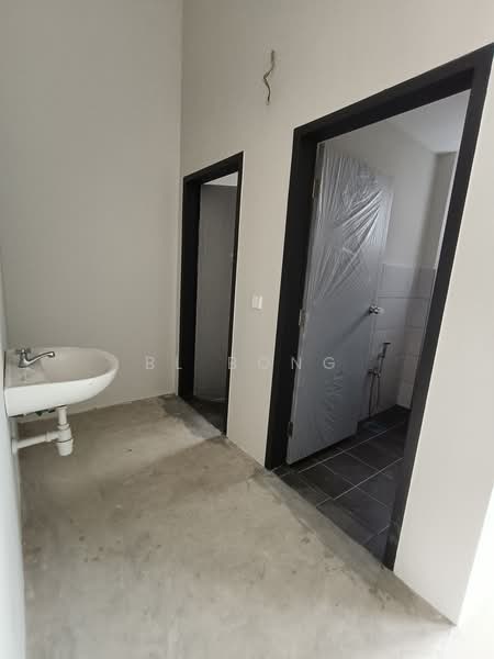 Shop / Office untuk Dijual di Molek Residence (Ayer Molek) - BL Bong - PropertyGuru.com.my