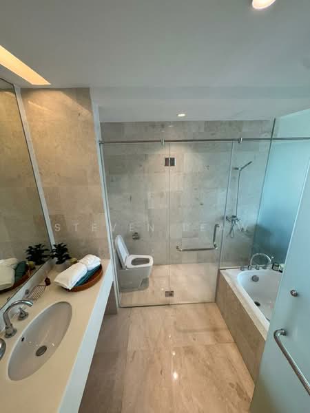 Condominium for Sale at Brunsfield EmbassyView - Steven Leaw - Master Bathroom - PropertyGuru.com.my