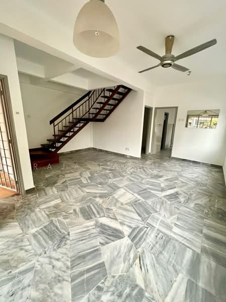 2-storey Terraced House for Sale in Sungai Buloh (Selangor) - Raja Fatimah - Living Room - PropertyGuru.com.my