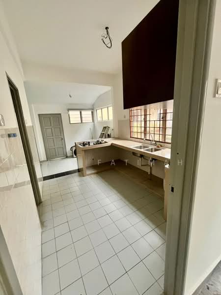 2-storey Terraced House for Sale in Sungai Buloh (Selangor) - Raja Fatimah - Kitchen - PropertyGuru.com.my