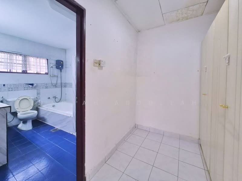 Rumah Teres 2 Tingkat untuk Dijual di Seksyen 7 (Kota Damansara) - Nadiah Abdullah - Bathroom - PropertyGuru.com.my