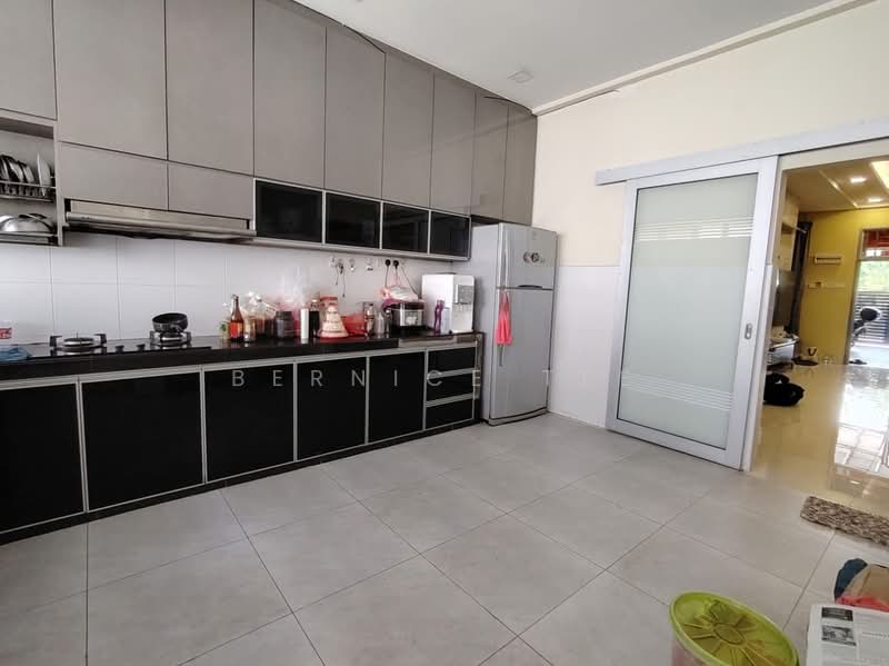 Rumah Teres 2 Tingkat untuk Dijual di Taman Kempas Indah (Tebrau) - Bernice Tee - Kitchen - PropertyGuru.com.my