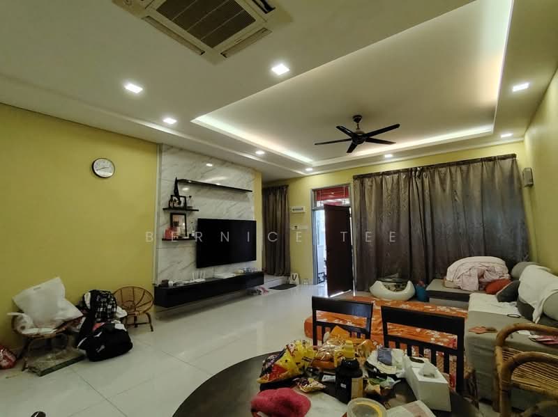 Rumah Teres 2 Tingkat untuk Dijual di Taman Kempas Indah (Tebrau) - Bernice Tee - Living Room - PropertyGuru.com.my