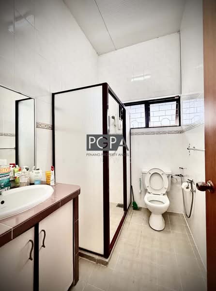 Rumah Berkembar untuk Dijual di George Town (Penang) - KK Kwok - Bathroom - PropertyGuru.com.my
